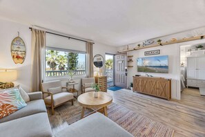 Unclassified image, 3 of 42, button