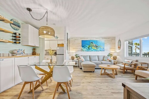 Tortuga Del Mar- 2 Bedroom Beachfront Condo with Pool