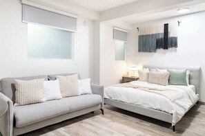 1 bedroom, desk, iron/ironing board, WiFi