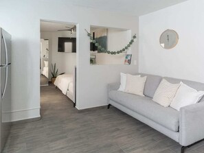 1 dormitorio, escritorio, wifi y ropa de cama