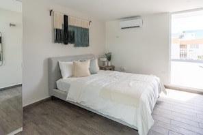 1 bedroom, desk, WiFi, bed sheets - AQUA Terrazas 4 · Oceanfront, Pool & Local Flavor (Dorado)
