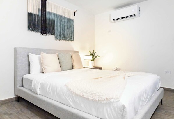 1 Schlafzimmer, Schreibtisch, WLAN, Bettwäsche