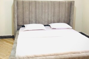 1 bedroom, iron/ironing board, free WiFi, bed sheets - Cozy Kampala Apartment With Great Views (Kampala)