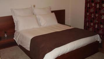 11 bedrooms, desk, free WiFi