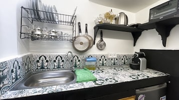 Coffee/tea maker, electric kettle