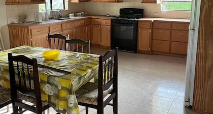 Beautiful 2-bed House in St George