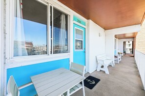 Outdoor dining - Xplorie Activities and Linens Included. Great 2BR/2BA bayfront condo on 94th Street! (Ocean City)