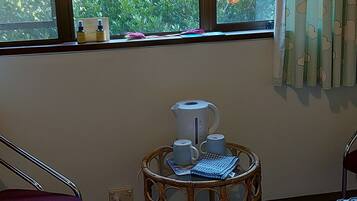 1 Schlafzimmer, BĂŒgeleisen/BĂŒgelbrett, kostenloses WLAN, BettwĂ€sche