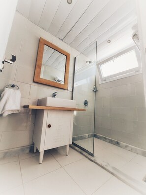 Dusche, Handtücher, Seife, Shampoo
