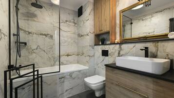 Comfort Apartment | Bilik Mandi | Pengering rambut, tuala disediakan, tisu tandas