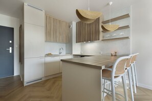 Appartement Exclusif | Cuisine privée | Mini réfrigérateur, four, plaque de cuisson, lave-vaisselle