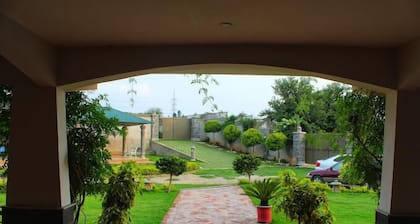 Siran Lodges