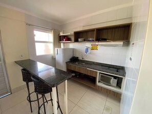 Fridge, microwave, dishwasher, cookware/dishes/utensils - Lacqua diRoma - Caldas Novas  (Caldas Novas)