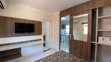 1 bedroom, desk, free WiFi