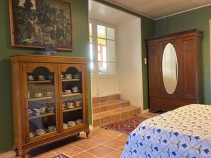 1 chambre, fer et planche à repasser, Wi-Fi, draps fournis