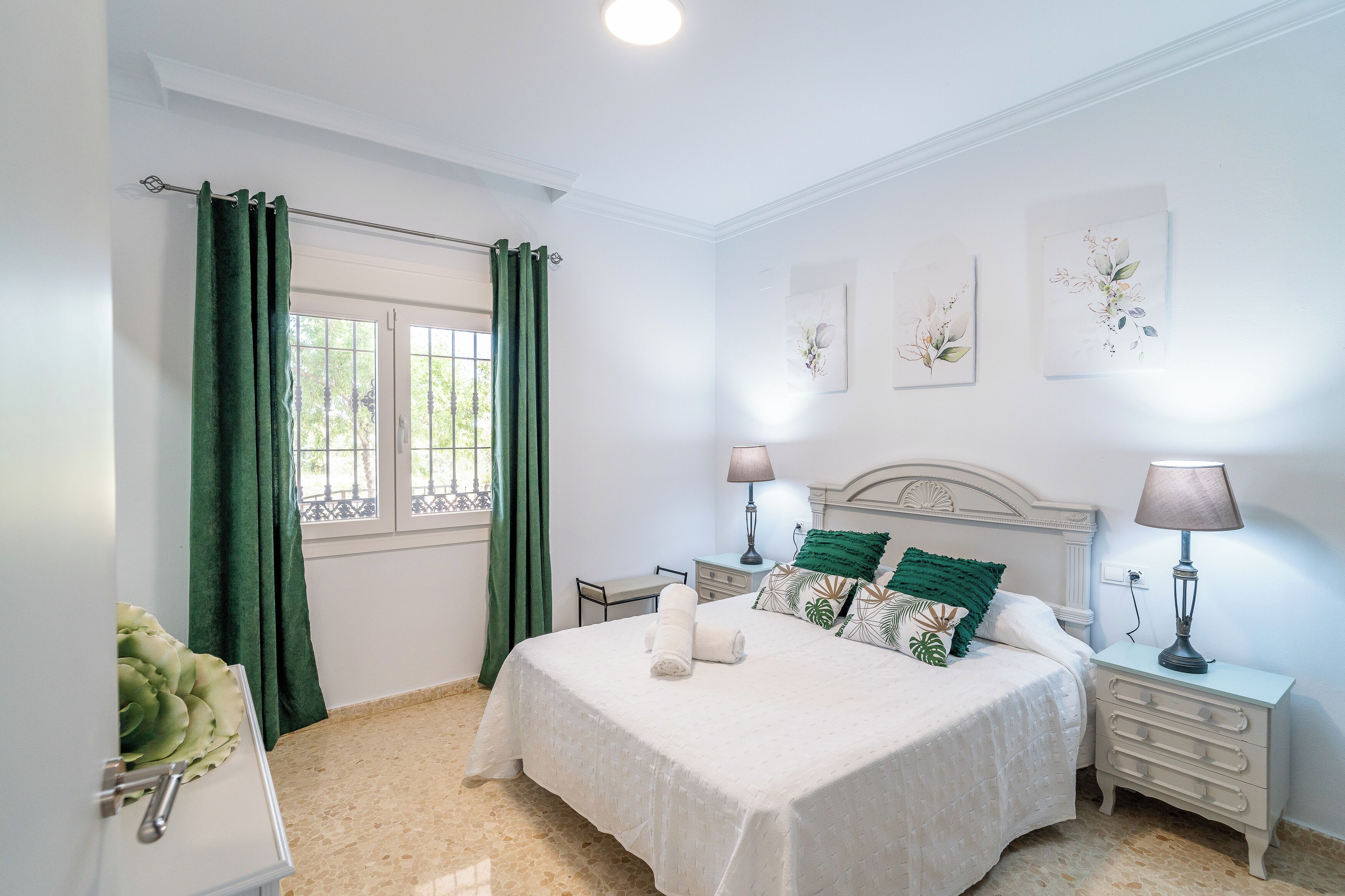 2 bedrooms, WiFi, bed sheets