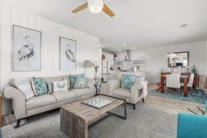 Smart TV - Blue Vista  -Top Floor- Fully Custom-Beach Front-Dune Walkover! (Galveston)