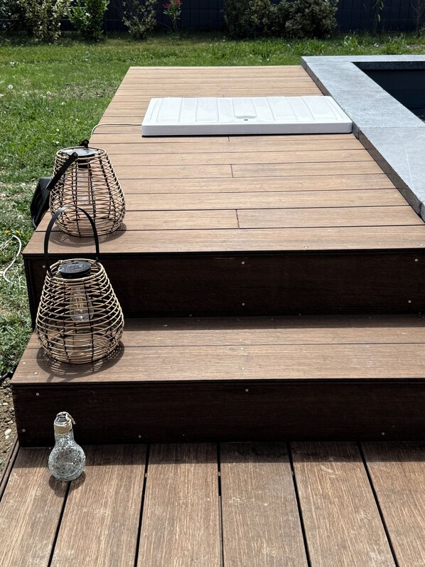 Terrace/patio - Maison Individuelle. Animaux de Compagnie Acceptés (Sainte-Cécile-les-Vignes)