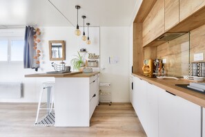 Fridge, microwave, oven, dishwasher
