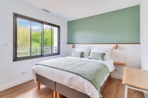 7 chambres, fer et planche à repasser, Wi-Fi gratuit