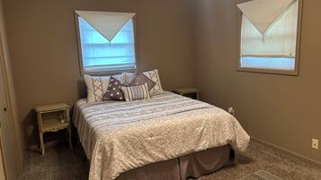 3 makuuhuonetta, ilmainen Wi-Fi, vuodevaatteet