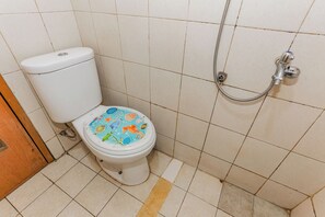 デラックス ダブルルーム | バスルーム | シャワー