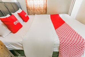 Deluxe Double Room - Hotel O Dms Property (Bekasi)