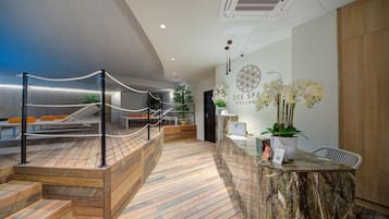 Couples treatment room(s), sauna, steam room, massages