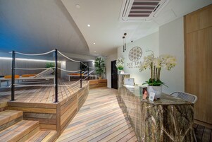 Couples treatment rooms, sauna, steam room, massages