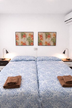 3 habitaciones, escritorio, tabla de planchar con plancha y wifi gratis 