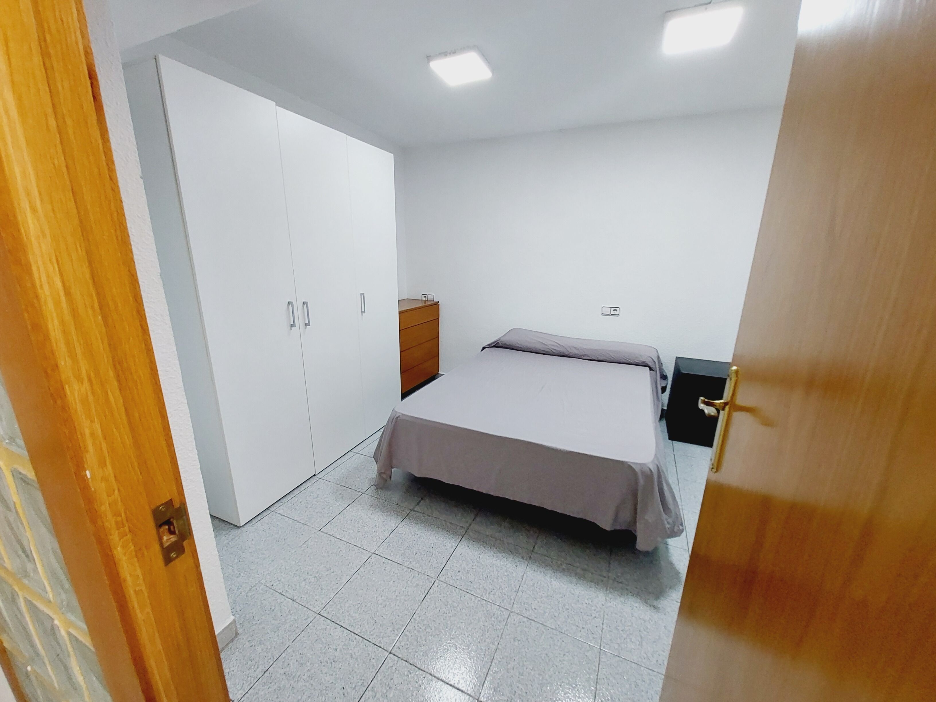 3 dormitorios, escritorio, tabla de planchar con plancha y wifi gratis