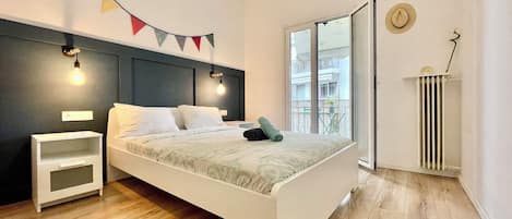 4 bedrooms, desk, iron/ironing board, free WiFi