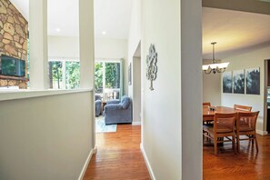 Interior - Pet Friendly, Mass Resort Rec Passes, Foosball! (Mc Gaheysville)