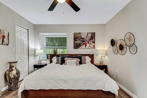 3 bedrooms, iron/ironing board, free WiFi, bed sheets - Stunning 3B/2B Bungalow with Spacious, Outdoor Oasis!” in delightful Clearwater (Clearwater)