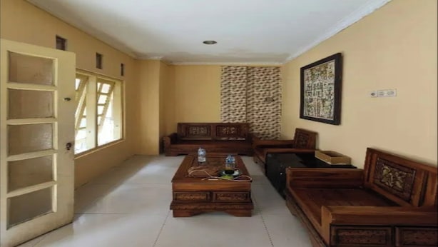 Reception - OYO 93887 John Residence (Jakarta)