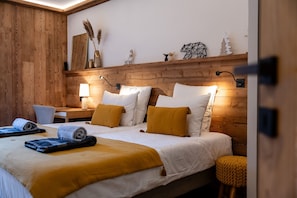 5 bedrooms, free WiFi, bed sheets