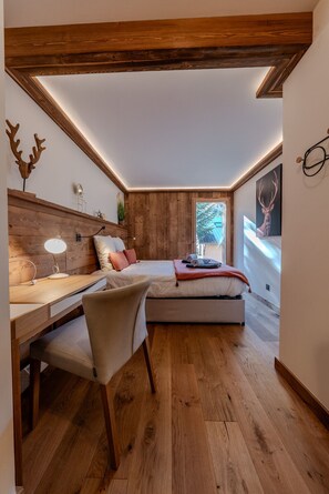 5 bedrooms, free WiFi, bed sheets