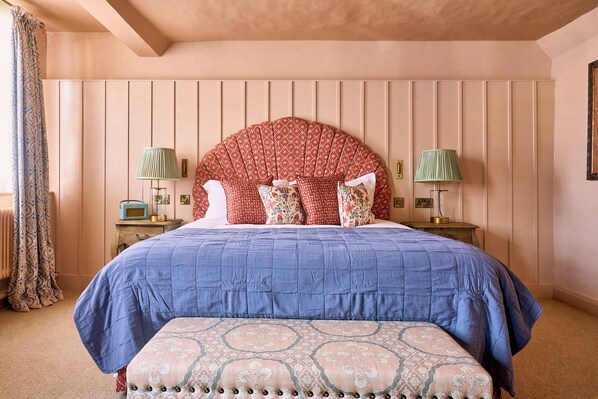 Egyptian cotton sheets, premium bedding, in-room safe