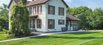 Wisconsin Farmhouse Stay: Utv, Boat, Snowmobile!