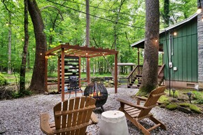 Terrace/patio - Secluded Romantic Retreat with Hot Tub, Firepit & Private Movie Theater (Cosby)