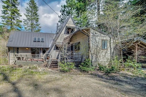 Exterior - Cle Elum A-frame - Direct Yakima River Access! (Cle Elum)