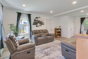 House (3 Bedrooms) | Interior
