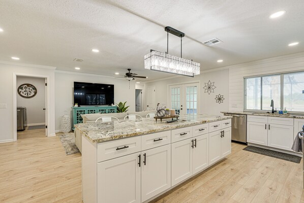 House (4 Bedrooms) | Interior