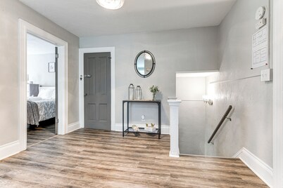 New York Vacation Rental ~ 1 Mi to Niagara Falls!