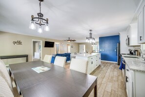 Interior - Milledgeville Home w/ Game Room & Private Dock! (Milledgeville)