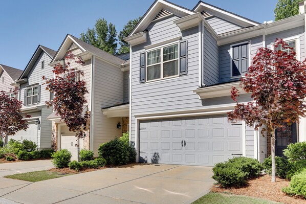 Apartment (4 Bedrooms) | Front of property