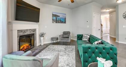 Chic Doraville Townhome: Central Location!