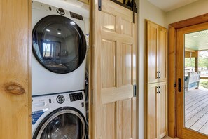 House (1 Bedroom) | Interior