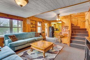 Living area - Cozy Wisconsin Cabin: Walk to Beach & Boat Ramp! (Bagley)