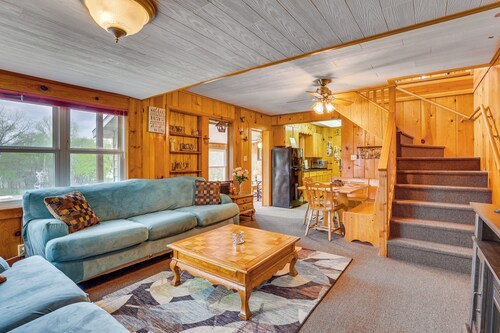 Cozy Wisconsin Cabin: Walk to Beach & Boat Ramp!